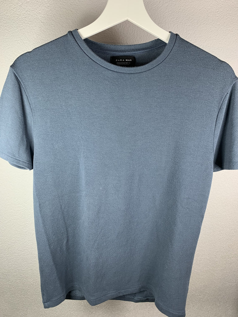 Basic T-Shirt Grösse M - secondhandkiste.ch
