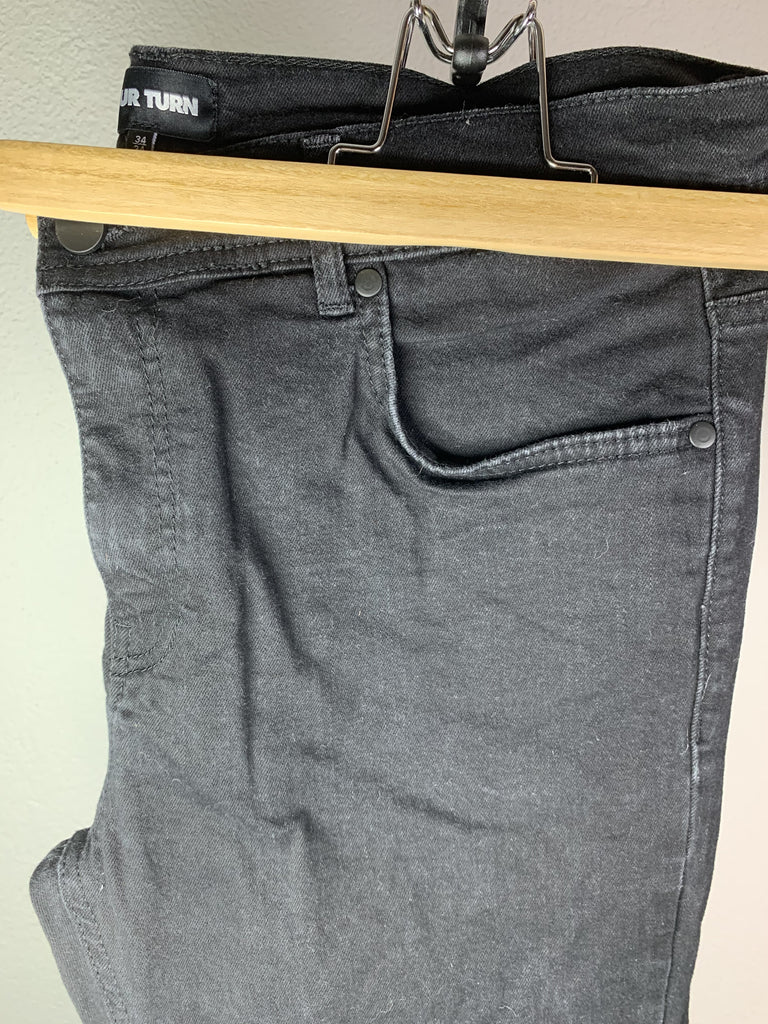 Basic Jeans Grösse 34/34 - secondhandkiste.ch