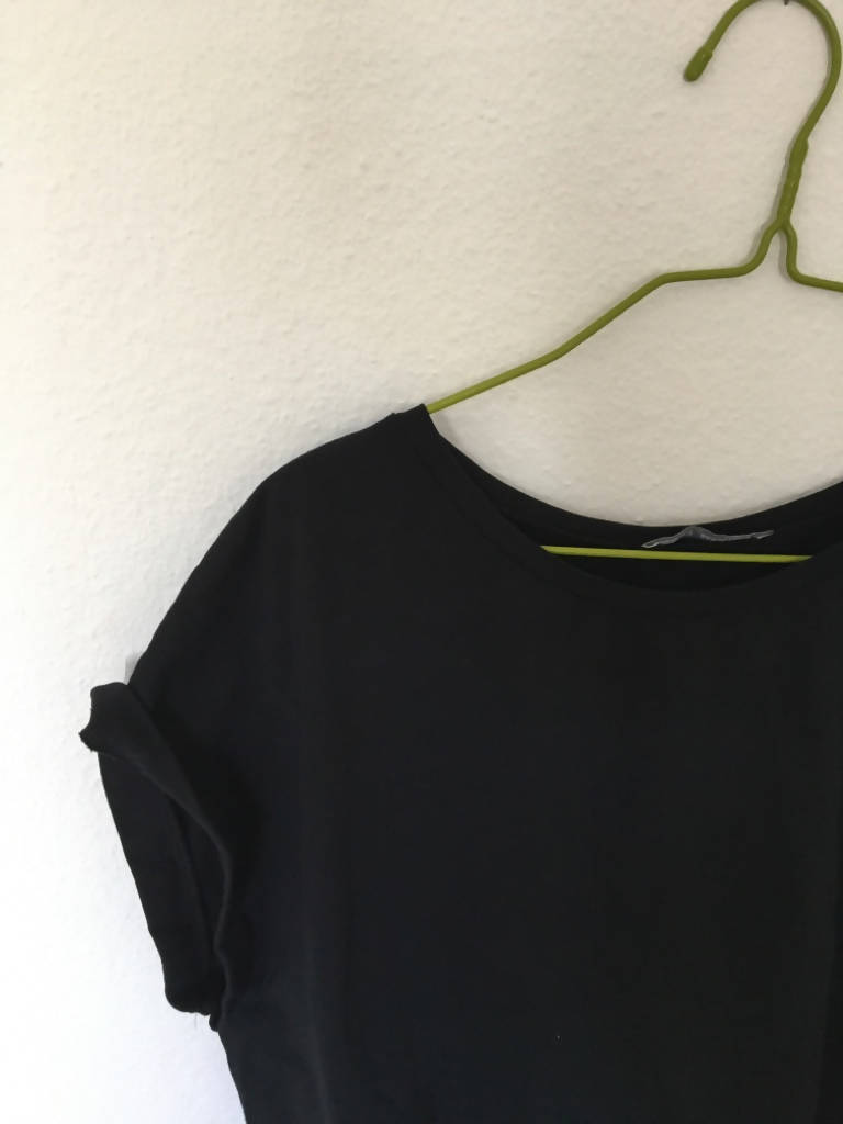 T-Shirt (schwarz) Zara Basic - secondhandkiste.ch